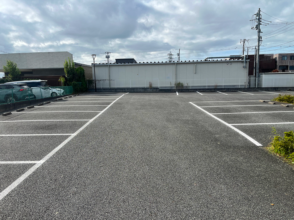 立川市斎場の駐車場